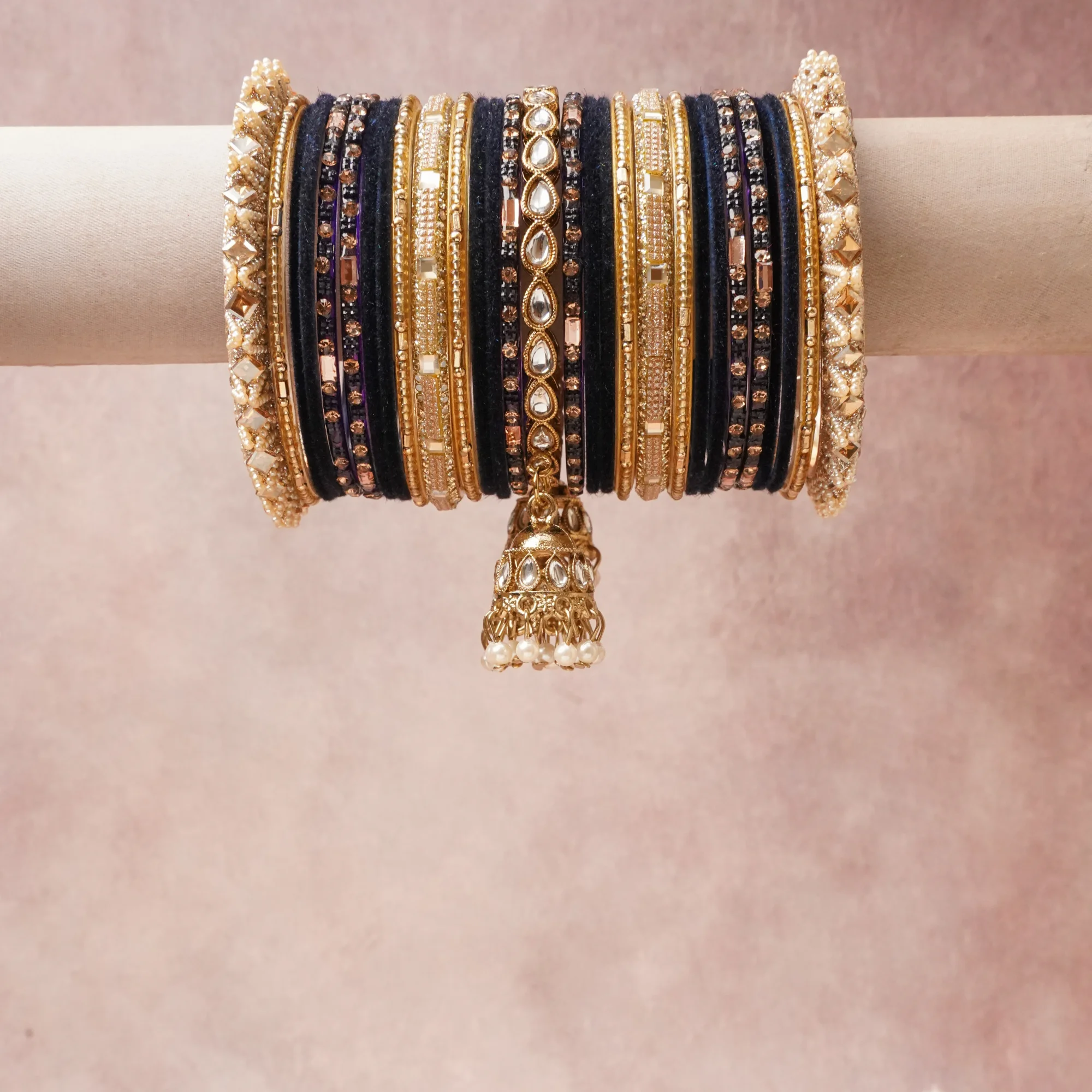 A majestic Navy Blue set, complemented by Clear, Cream, Rose Gold featuring Gold-toned Metal, Glass, Crystal, Imitation Pearl, Velvet/Fabric.
Rich, ceremonial, and designed to be passed through generations.